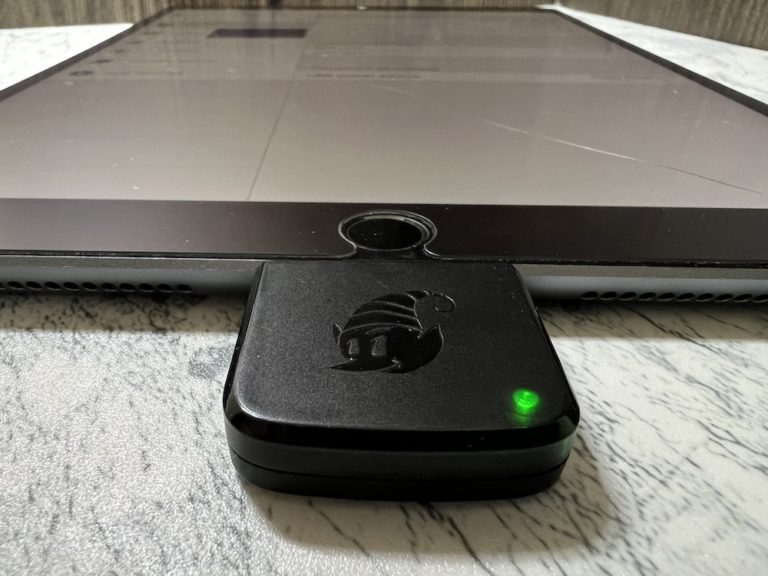 外付けGPSレシーバー：iPad WiFiモデルにGPSを搭載してカーナビ化！ とりあえず使ってみた