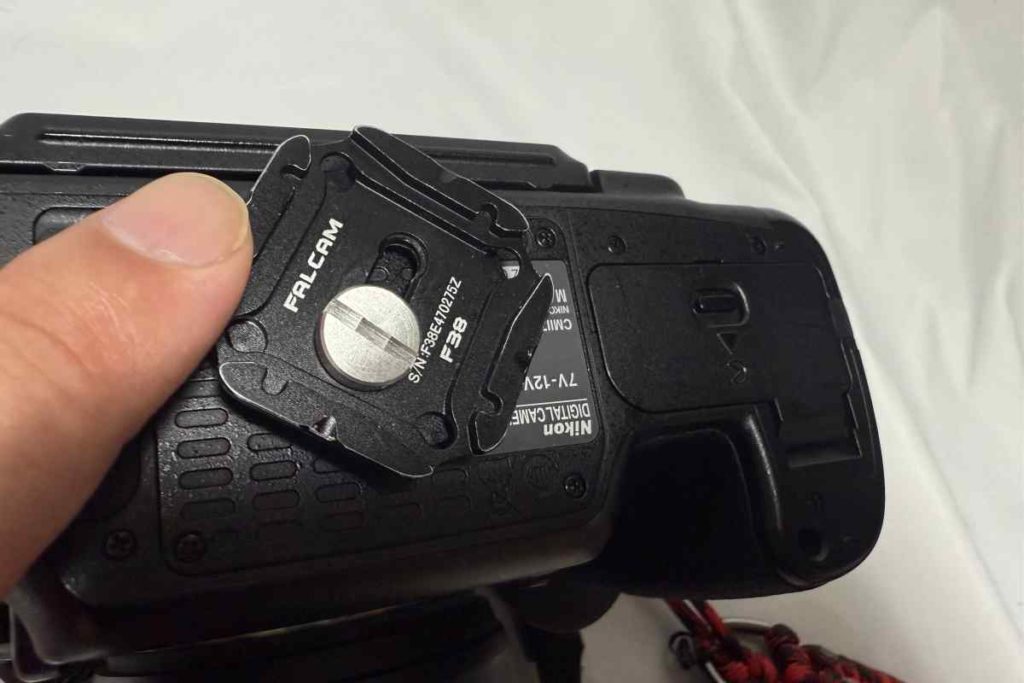 旧型Ulanzi F38プレートは衝撃で回転してしまうことがある