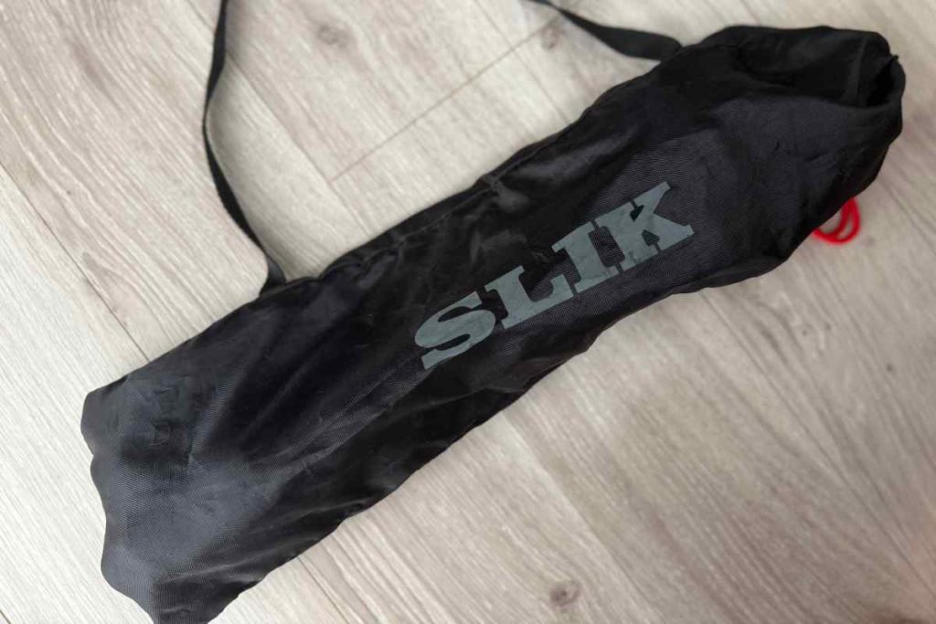 収納袋に入れたSLIK GX6400