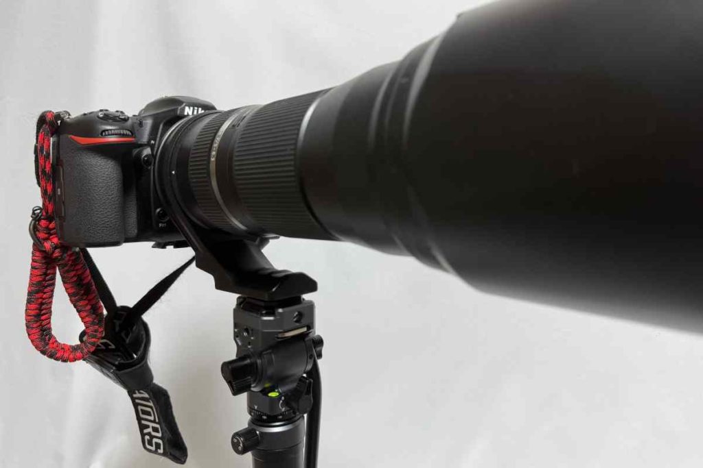 大型望遠レンズを装着した状態のUlanzi EH12